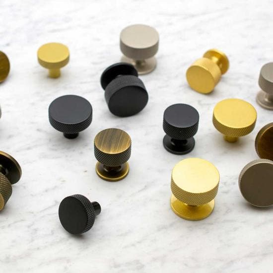 Knopp Crest Mattsvart - Fronts by Sweden